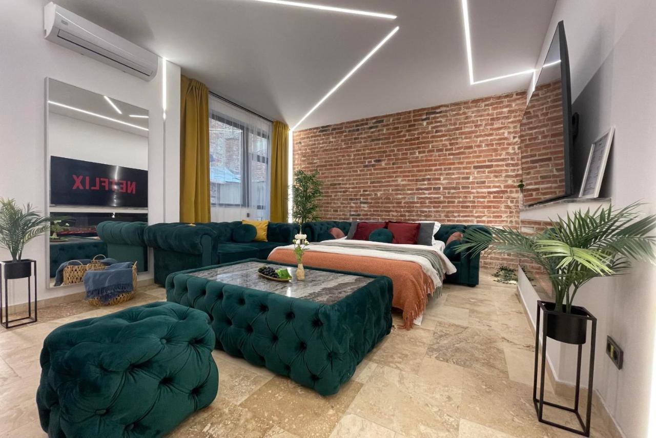 בוקרשט Luxury Living: Smart 2Br Apartment At Unirii Square מראה חיצוני תמונה