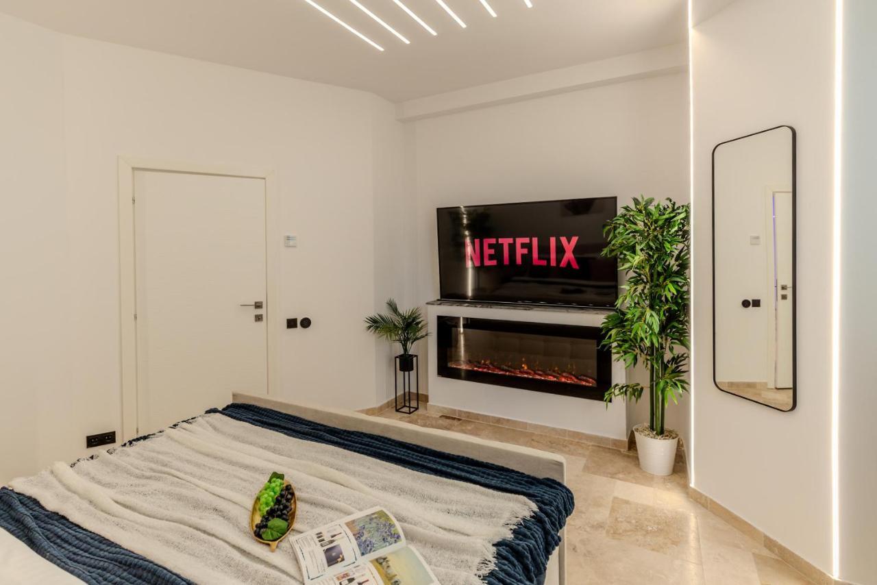 בוקרשט Luxury Living: Smart 2Br Apartment At Unirii Square מראה חיצוני תמונה