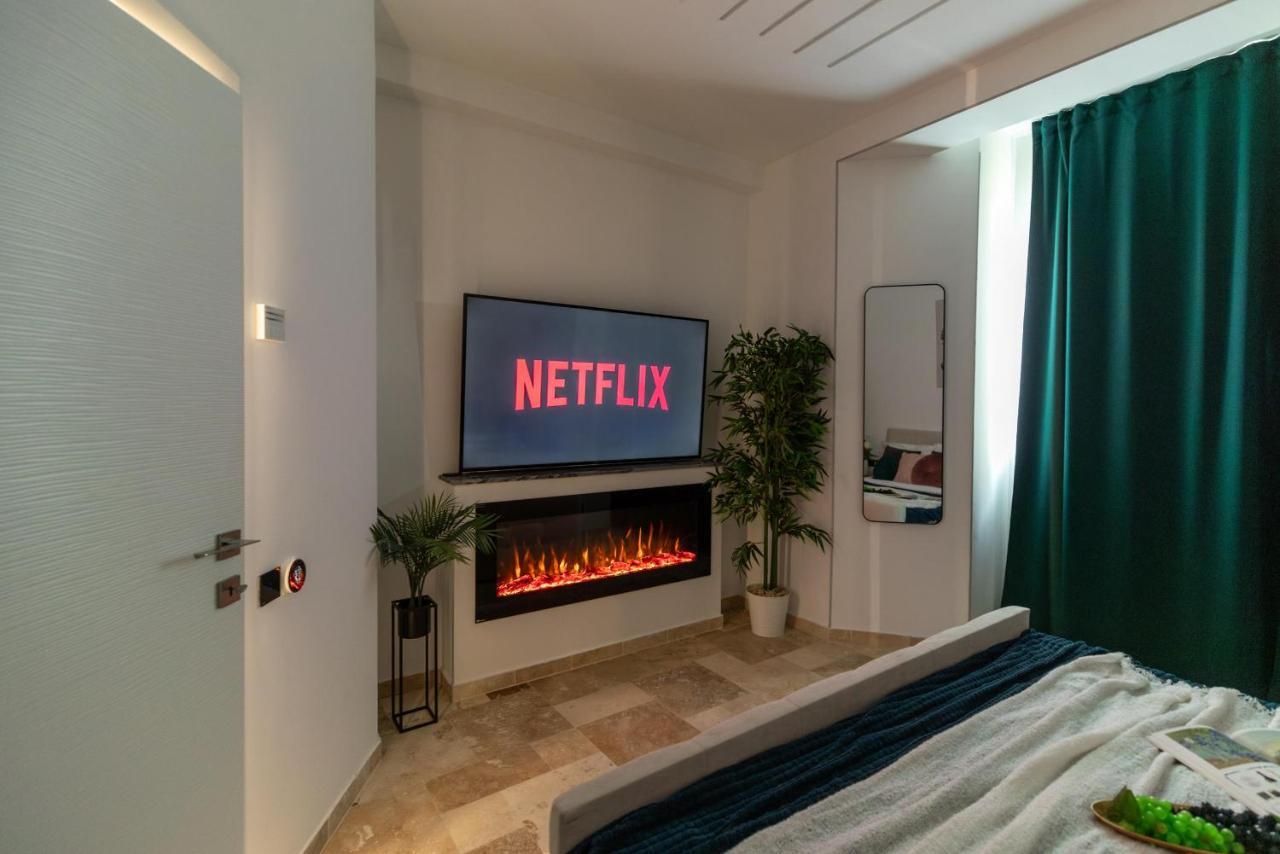 בוקרשט Luxury Living: Smart 2Br Apartment At Unirii Square מראה חיצוני תמונה