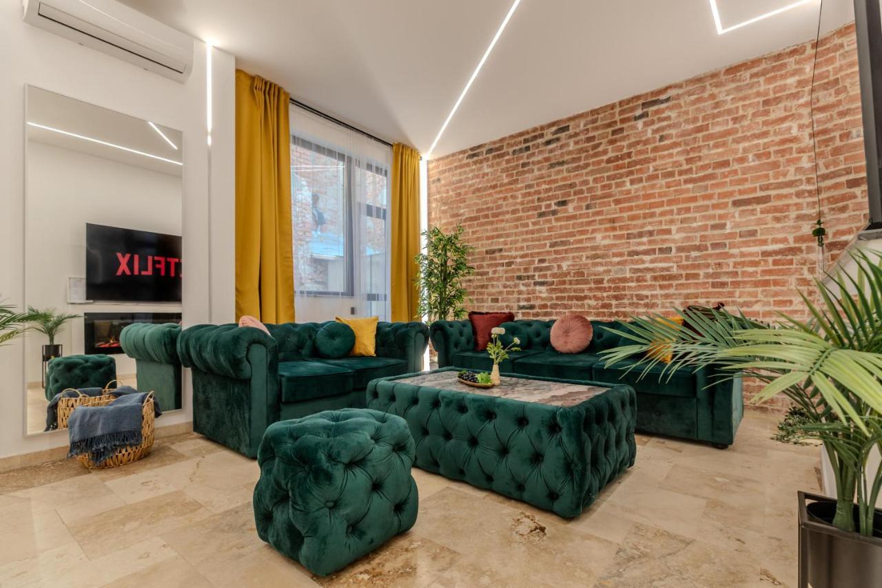 בוקרשט Luxury Living: Smart 2Br Apartment At Unirii Square מראה חיצוני תמונה