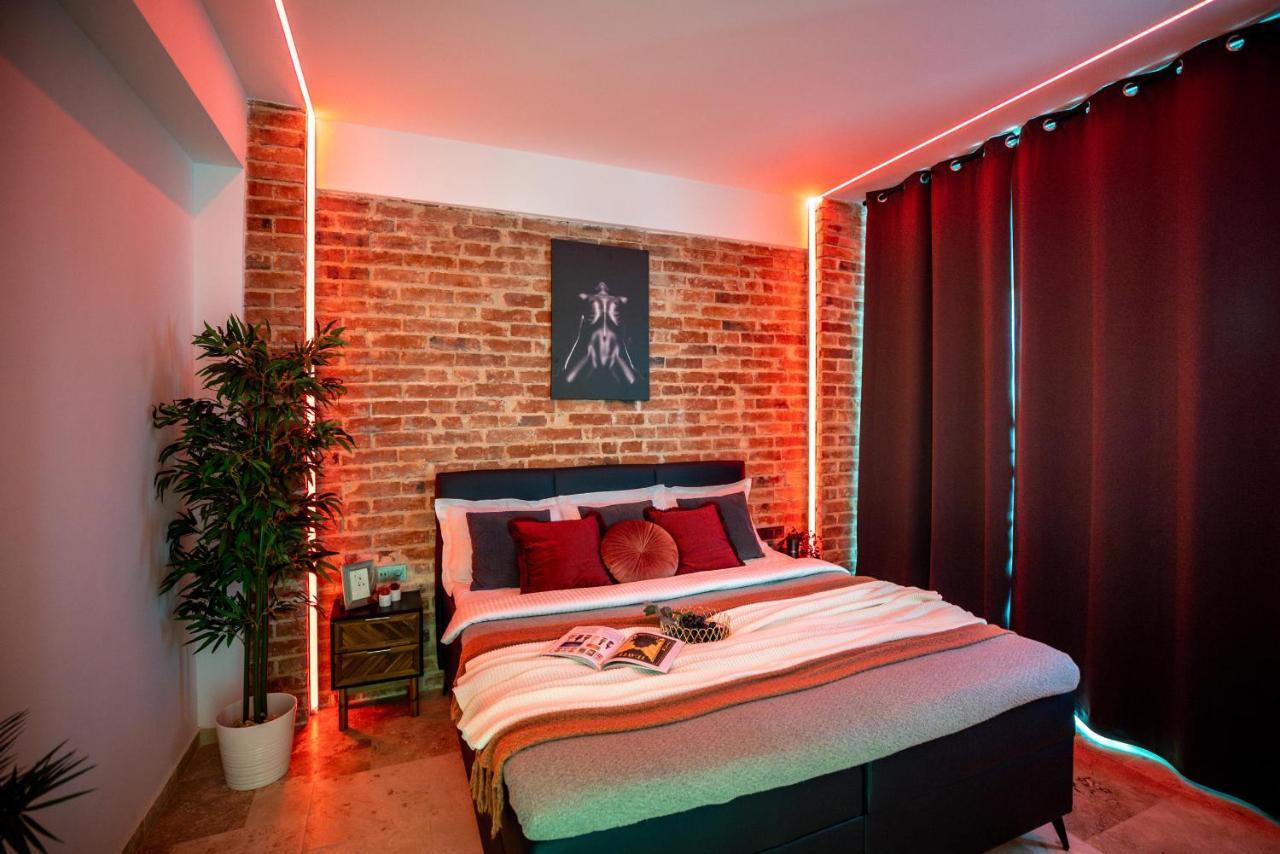 בוקרשט Luxury Living: Smart 2Br Apartment At Unirii Square מראה חיצוני תמונה