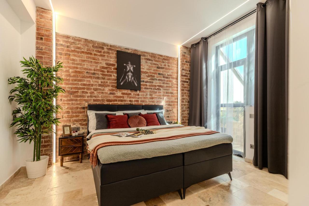 בוקרשט Luxury Living: Smart 2Br Apartment At Unirii Square מראה חיצוני תמונה