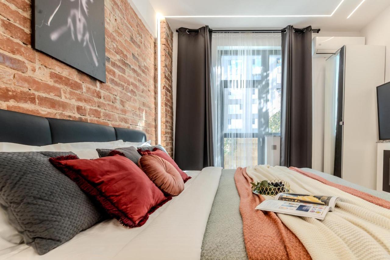 בוקרשט Luxury Living: Smart 2Br Apartment At Unirii Square מראה חיצוני תמונה