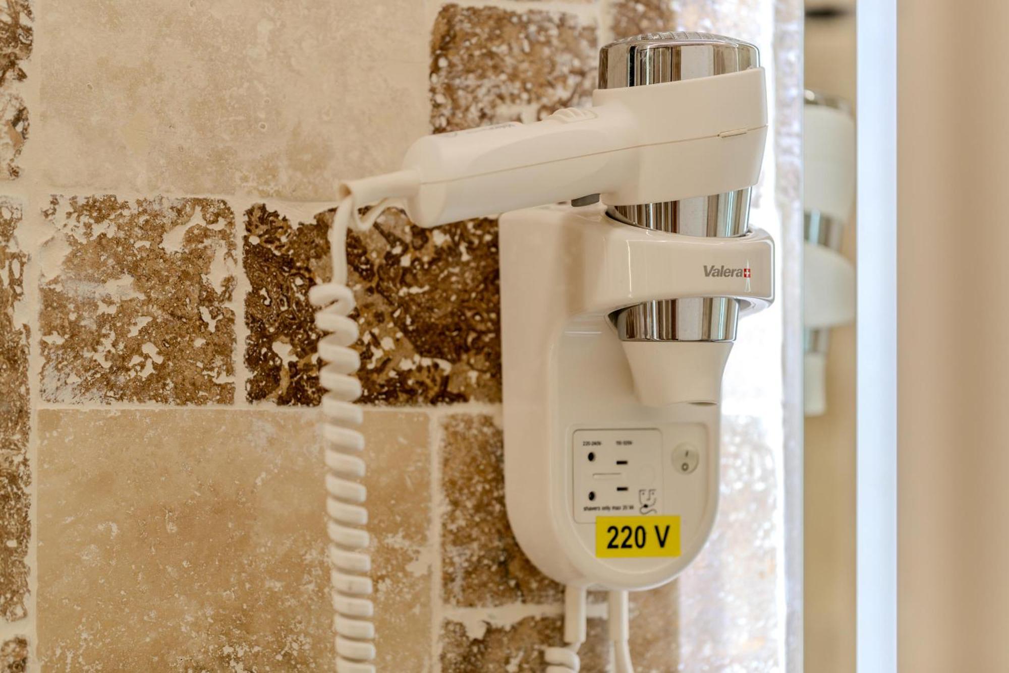 בוקרשט Luxury Living: Smart 2Br Apartment At Unirii Square מראה חיצוני תמונה
